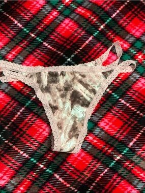 Pink Victoria’s Secret Lace Thong small